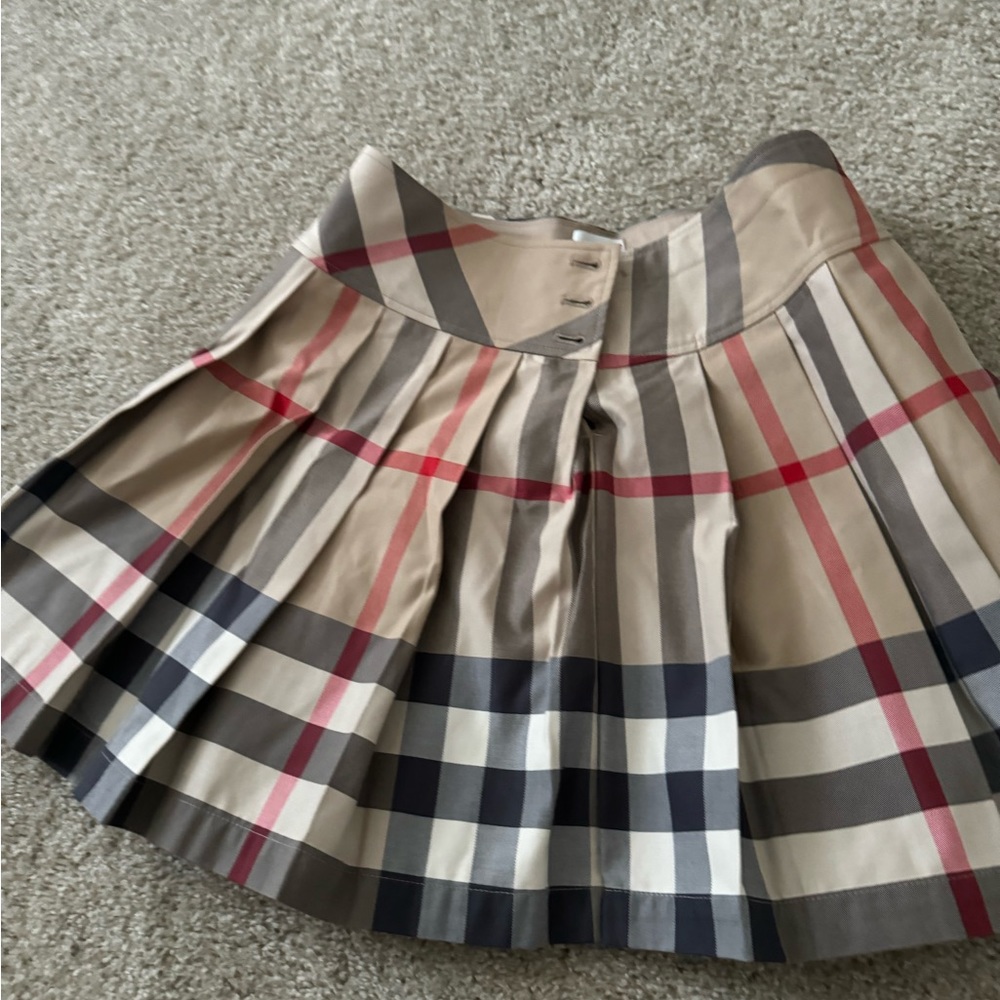 Size 14 in kids authentic Burberry skirt only worn once